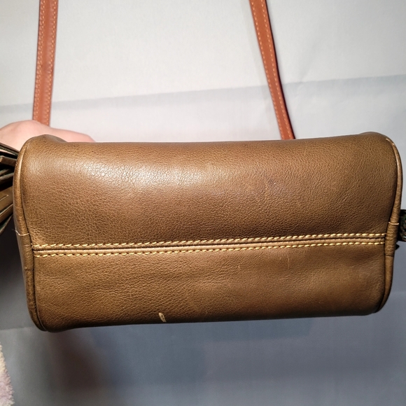 Dooney and Bourke Florentine leather crossbody army green bag - Picture 6 of 16